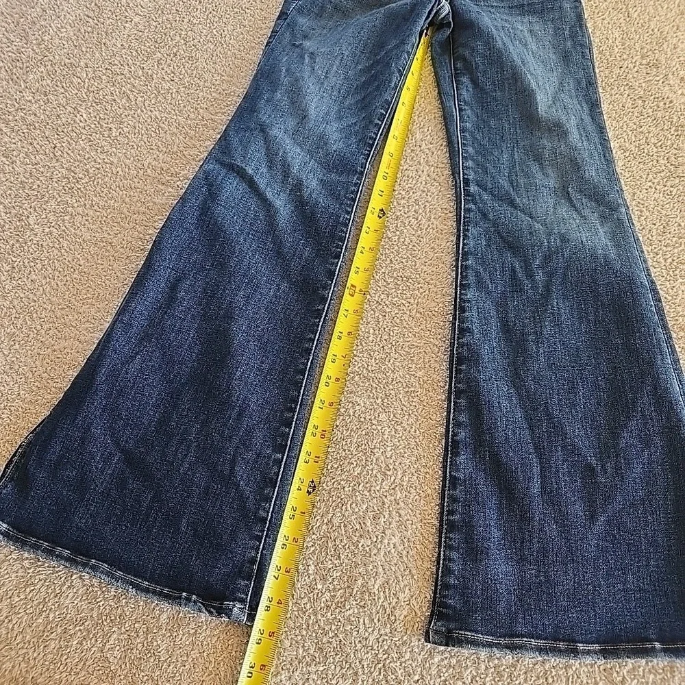American Eagle Next Level Stretch Super Hi-Rise Flare Dark Wash Denim Jeans Sz 6